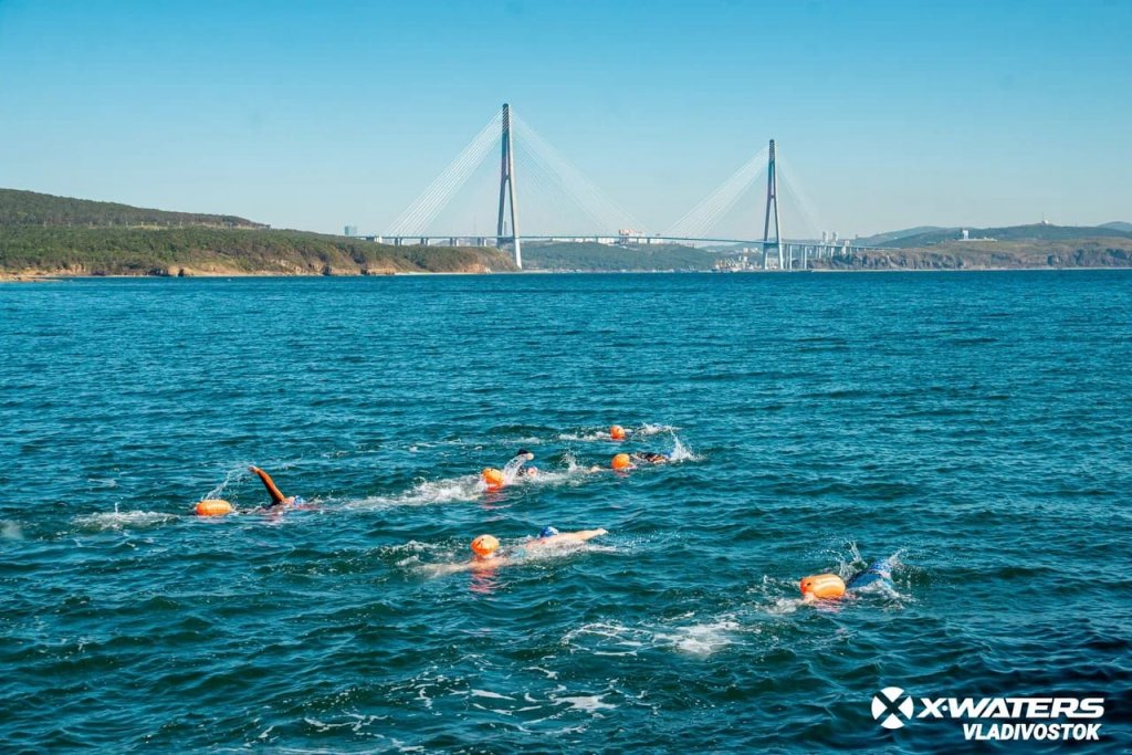 Заплыв через Босфор Восточный. Школа плавания Aqualibrium